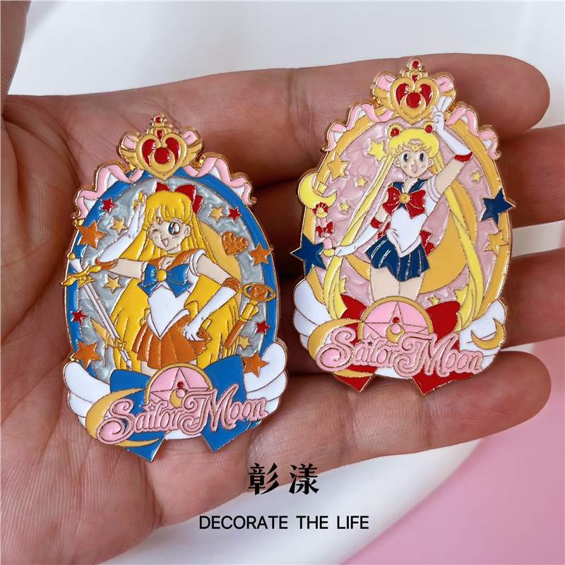 Lapel Pin Enamel - 2 badges en émail Sailor Moon,