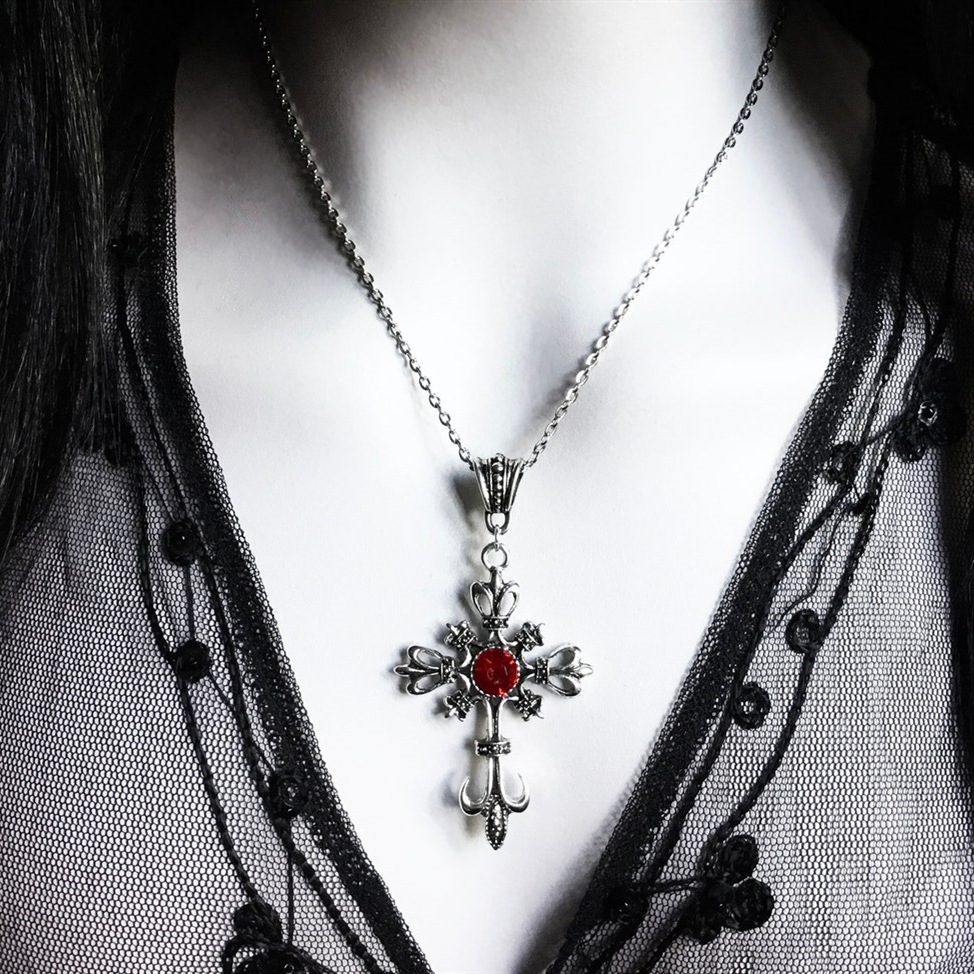 Collier croix gothique pour fe - Men'S Vampire Accessories avis et prix