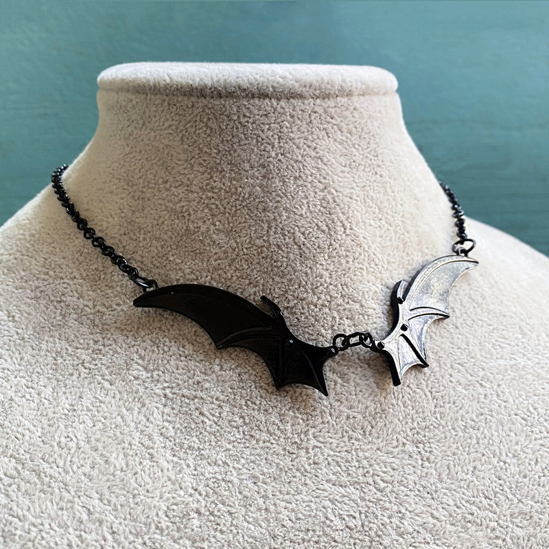 Collier avec pendentif aile de - Men'S Vampire Accessories avis et prix